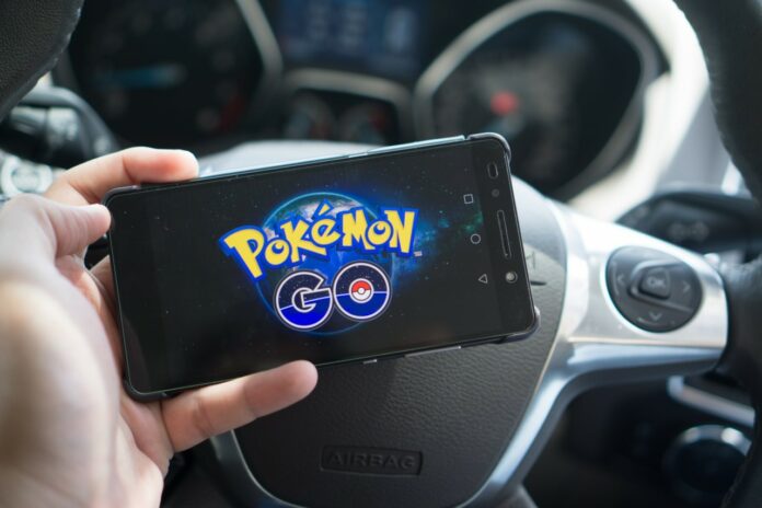 Pokemon Go đang thay đổi hành vi lái xe của giới trẻ Việt