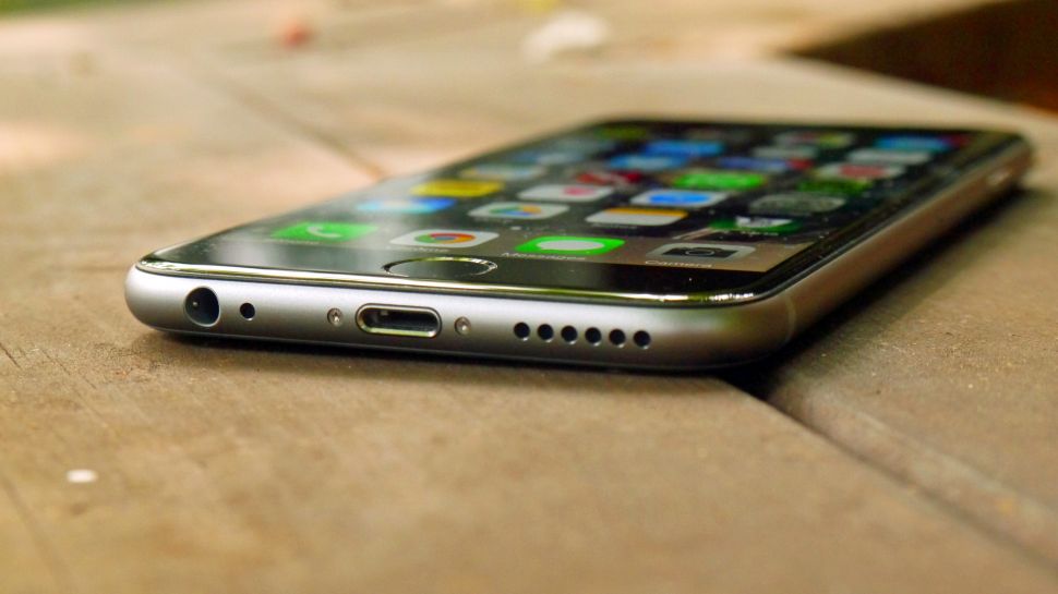 Nhiều người đâm đơn kiện Apple vì "căn bệnh cảm ứng" trên iPhone 6/6Plus