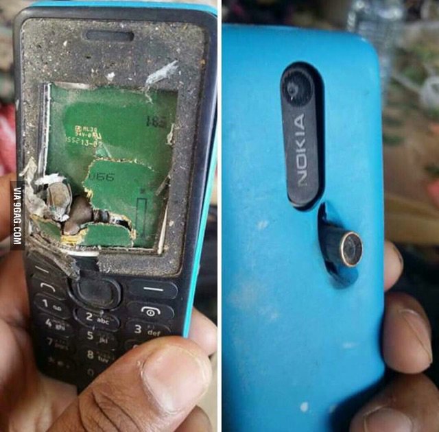 Chiếc điện thoại Nokia này đã chặn đạn cứu người đàn ông