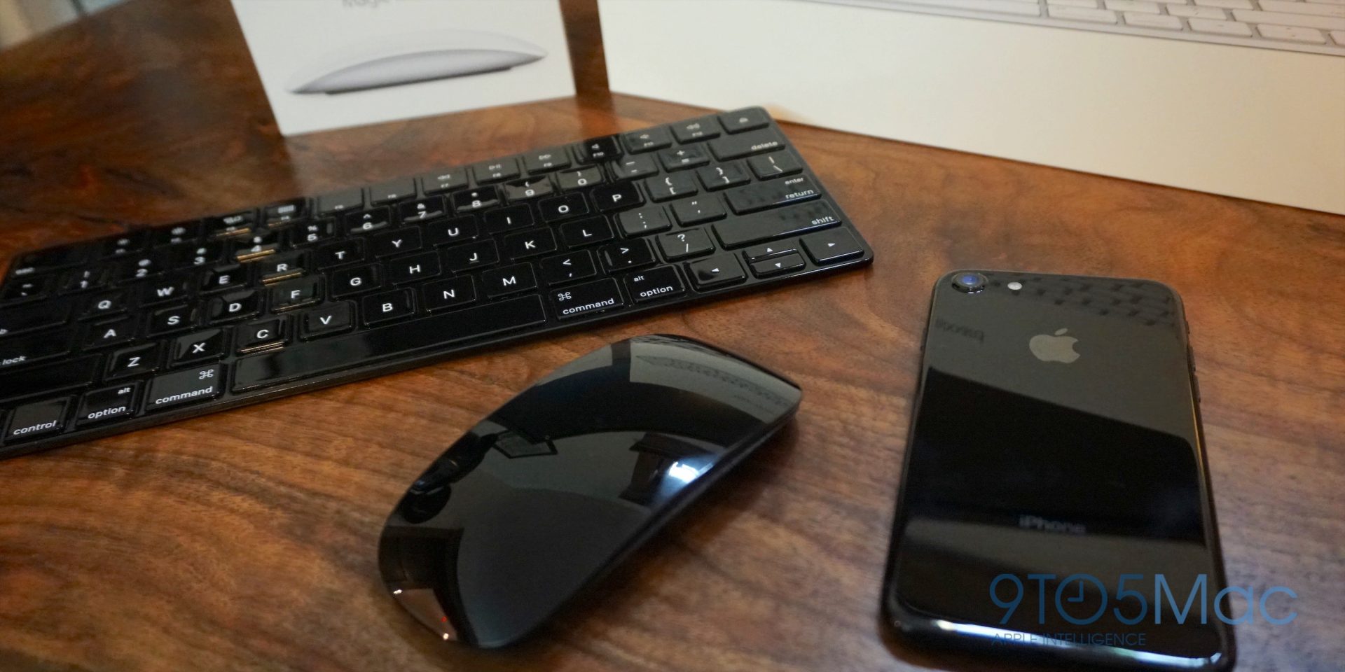jet-black-apple-magic-mouse-keyboard-colorware-01-1