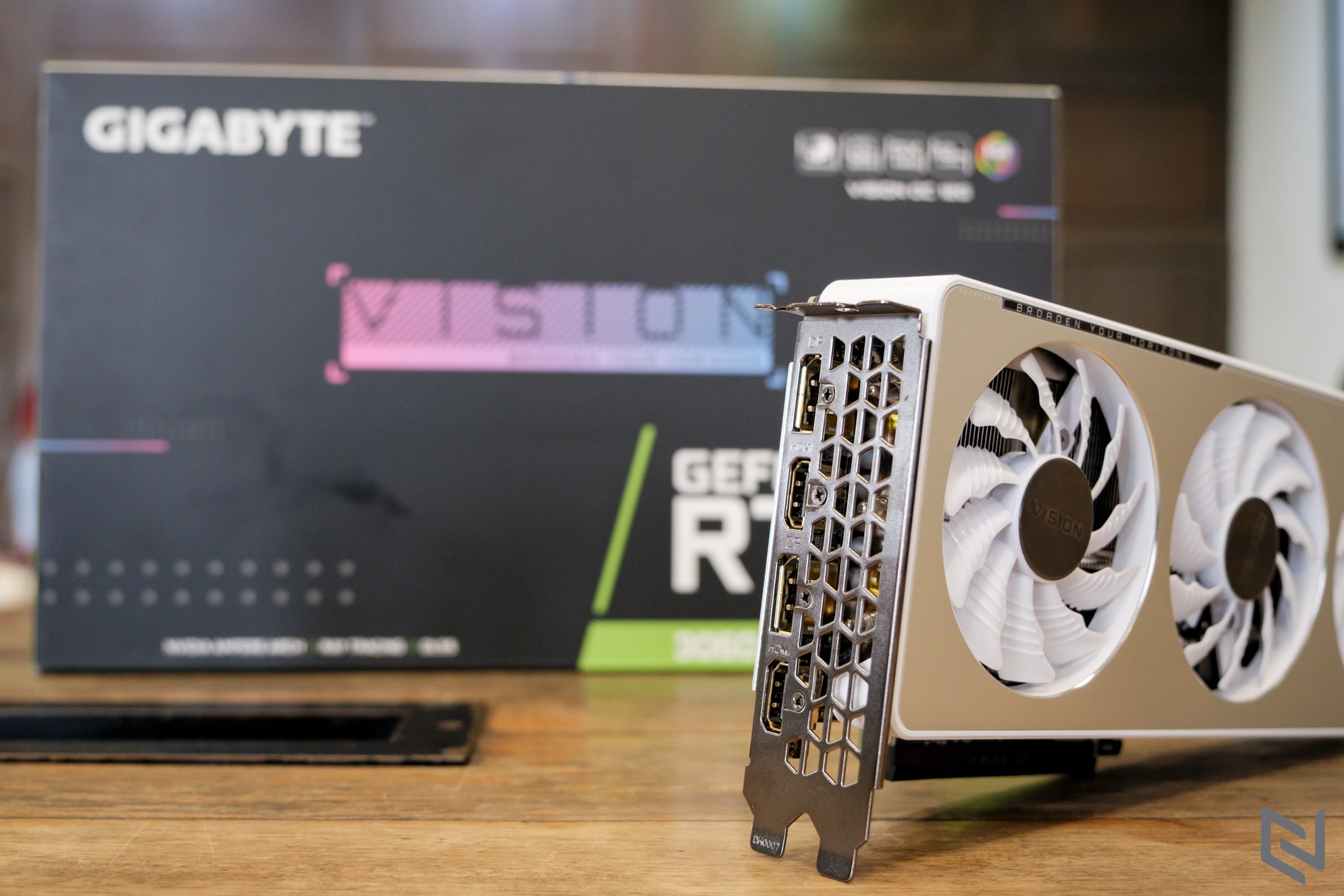 Mở Hộp Và Trên Tay GIGABYTE GeForce RTX 3060 VISION OC 12GB